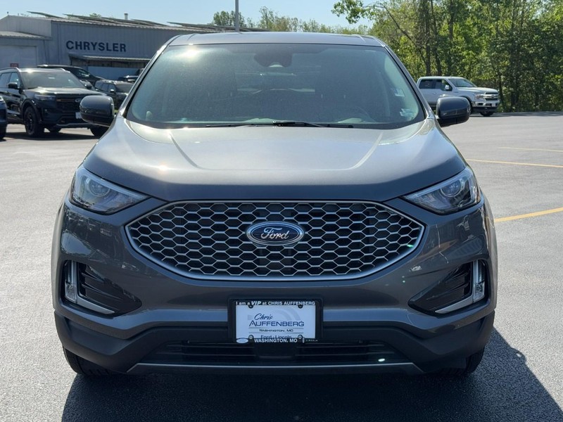 Ford Edge Vehicle Full-screen Gallery Image 09
