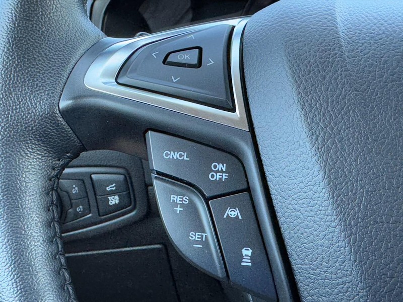 Ford Edge Vehicle Full-screen Gallery Image 16
