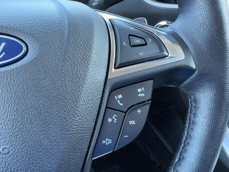 Ford Edge Vehicle Full-screen Gallery Image 17