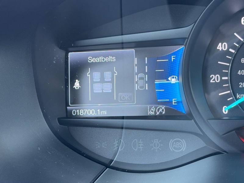 Ford Edge Vehicle Full-screen Gallery Image 18