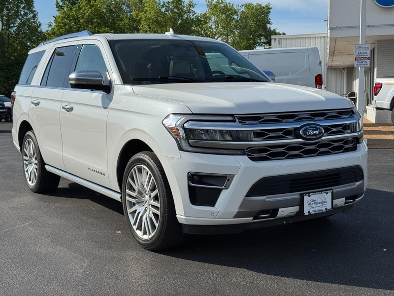 Ford Expedition Vehicle Full-screen Gallery Image 02