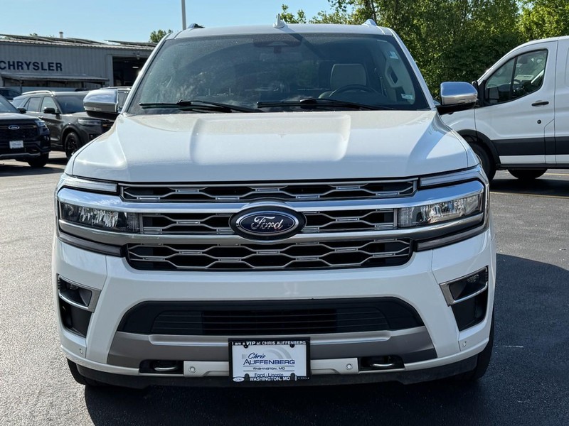 Ford Expedition Vehicle Full-screen Gallery Image 09