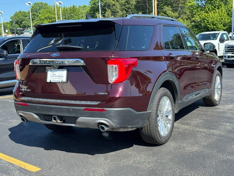 Ford Explorer Vehicle Full-screen Gallery Image 03