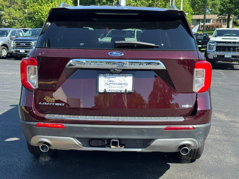 Ford Explorer Vehicle Full-screen Gallery Image 04