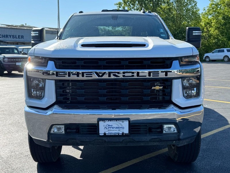 Chevrolet Silverado 3500HD Vehicle Full-screen Gallery Image 09