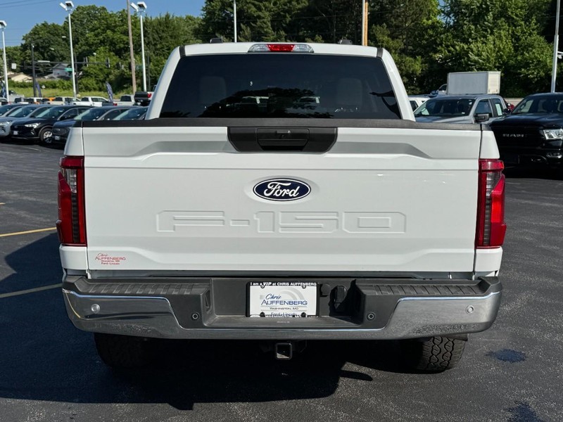 Ford F-150 Vehicle Full-screen Gallery Image 04