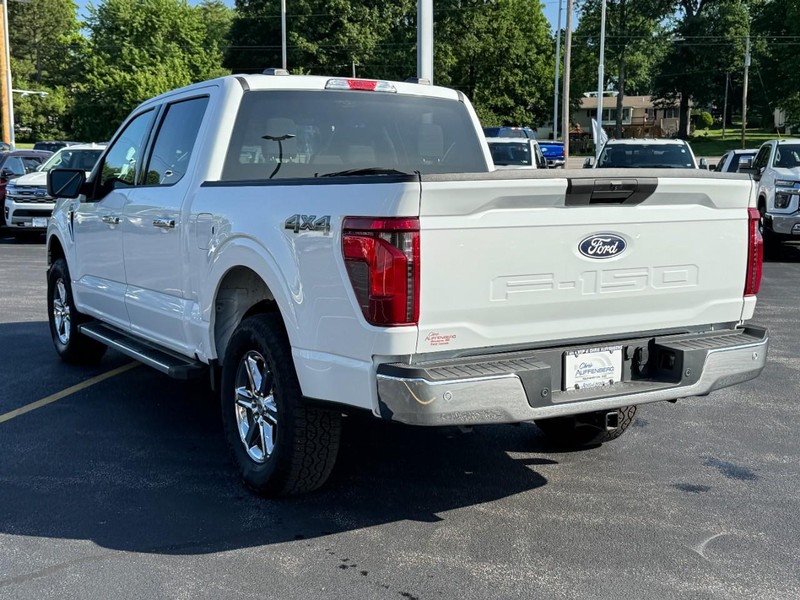 Ford F-150 Vehicle Full-screen Gallery Image 06