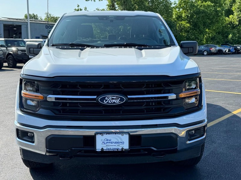Ford F-150 Vehicle Full-screen Gallery Image 09
