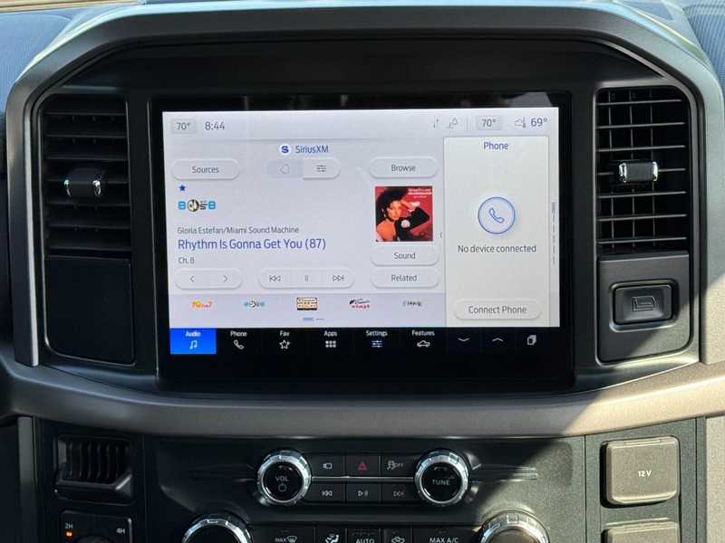 Ford F-150 Vehicle Full-screen Gallery Image 13