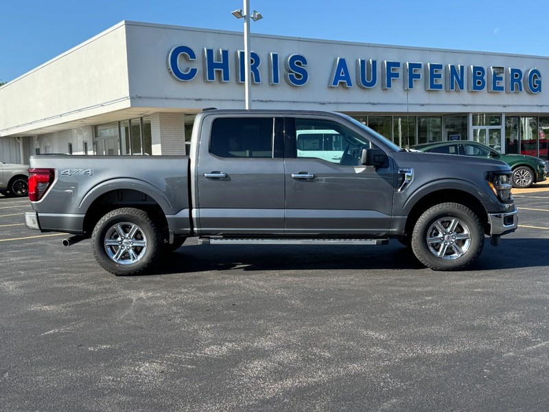 Ford F-150 Vehicle Full-screen Gallery Image 01