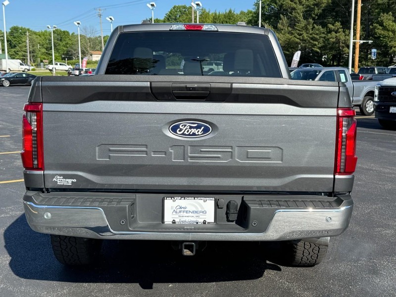 Ford F-150 Vehicle Full-screen Gallery Image 04