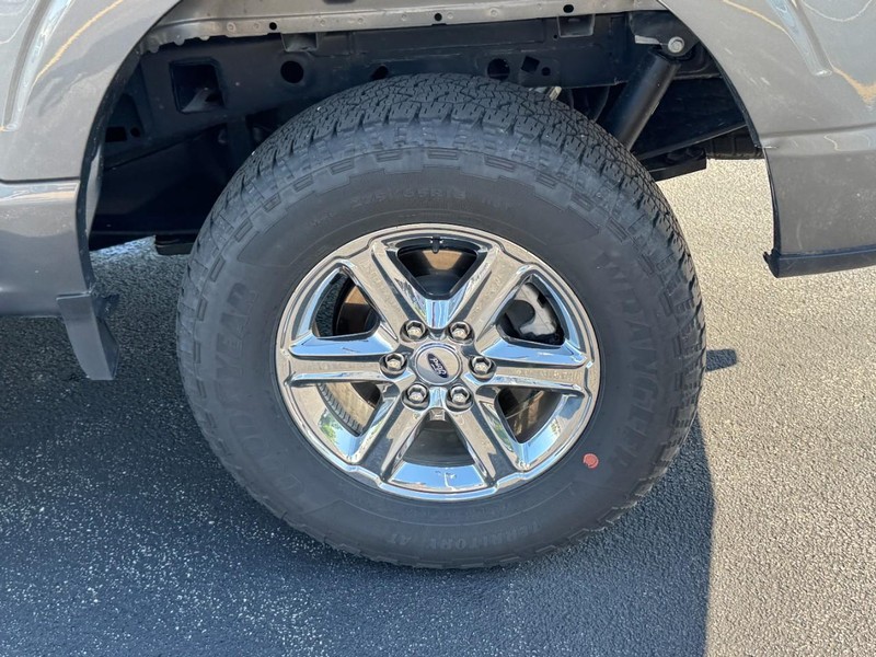 Ford F-150 Vehicle Full-screen Gallery Image 07