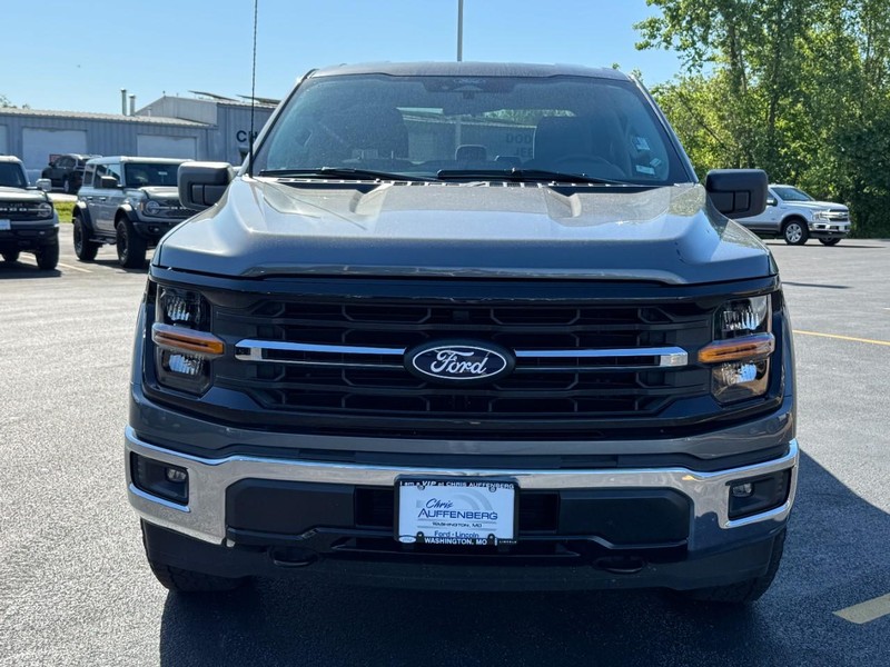 Ford F-150 Vehicle Full-screen Gallery Image 09