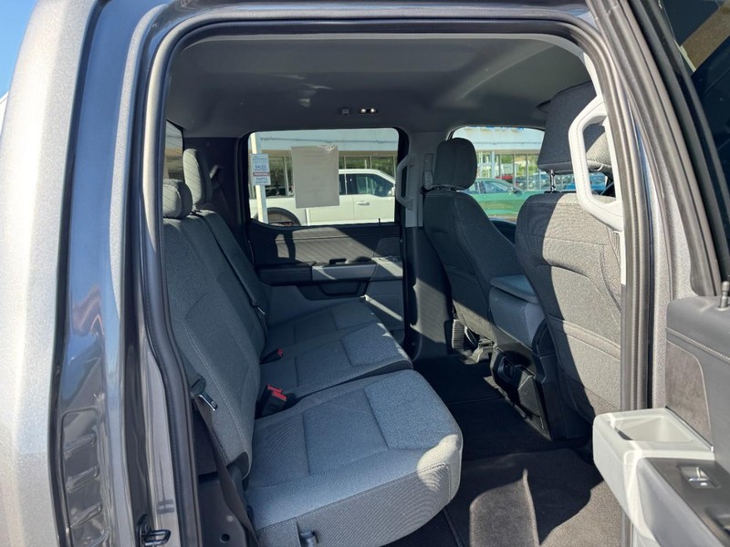 Ford F-150 Vehicle Full-screen Gallery Image 10