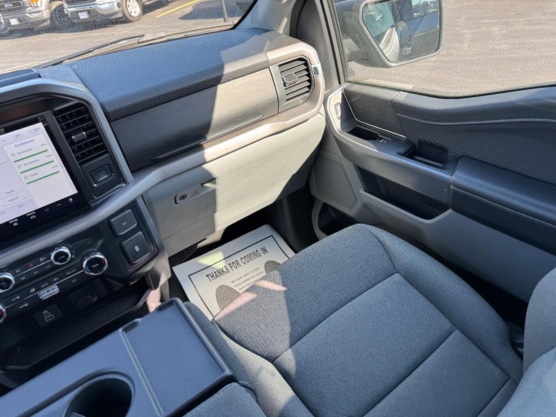 Ford F-150 Vehicle Full-screen Gallery Image 15