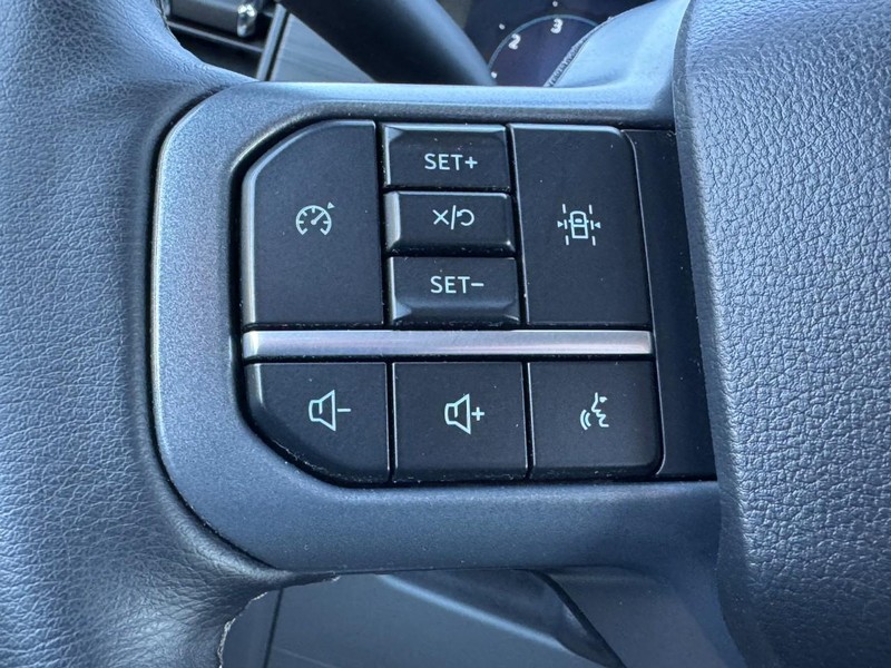 Ford F-150 Vehicle Full-screen Gallery Image 16