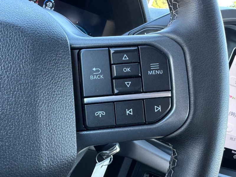 Ford F-150 Vehicle Full-screen Gallery Image 17