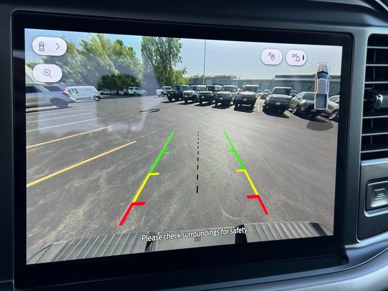 Ford F-150 Vehicle Full-screen Gallery Image 21