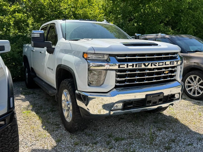 Chevrolet Silverado 2500HD Vehicle Full-screen Gallery Image 01