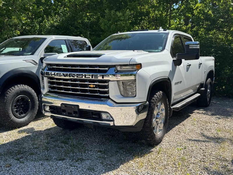 Chevrolet Silverado 2500HD Vehicle Full-screen Gallery Image 02