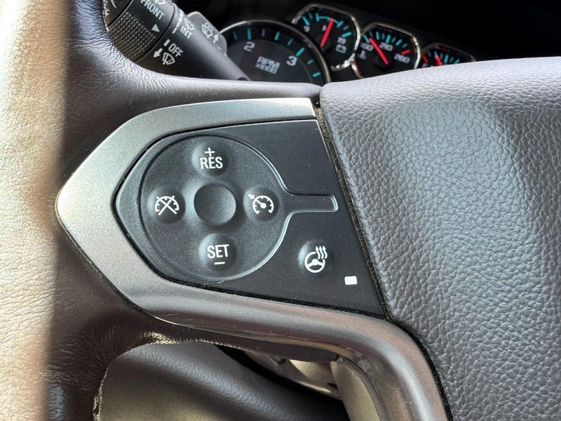 Chevrolet Silverado 2500HD Vehicle Full-screen Gallery Image 17
