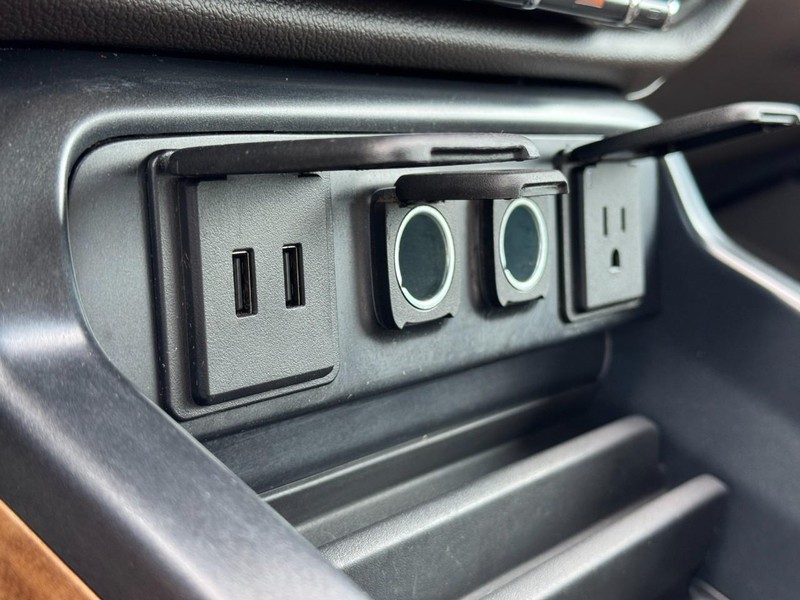 Chevrolet Silverado 2500HD Vehicle Full-screen Gallery Image 20