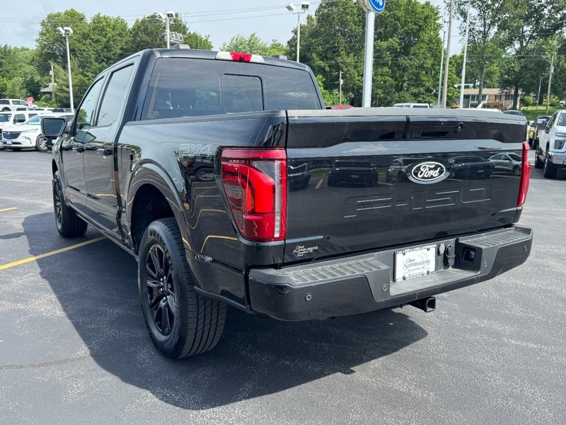 Ford F-150 Vehicle Full-screen Gallery Image 06