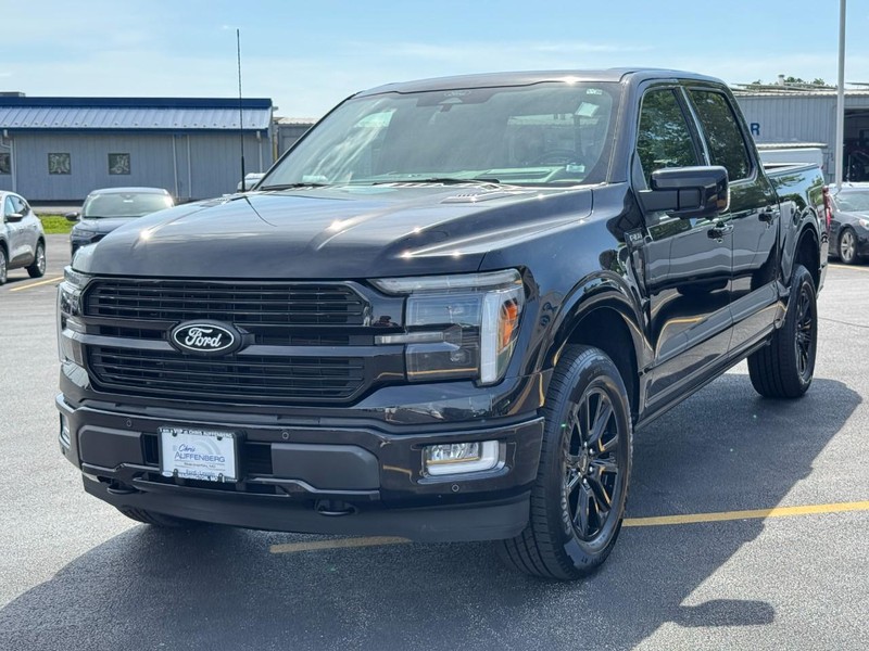 Ford F-150 Vehicle Full-screen Gallery Image 08