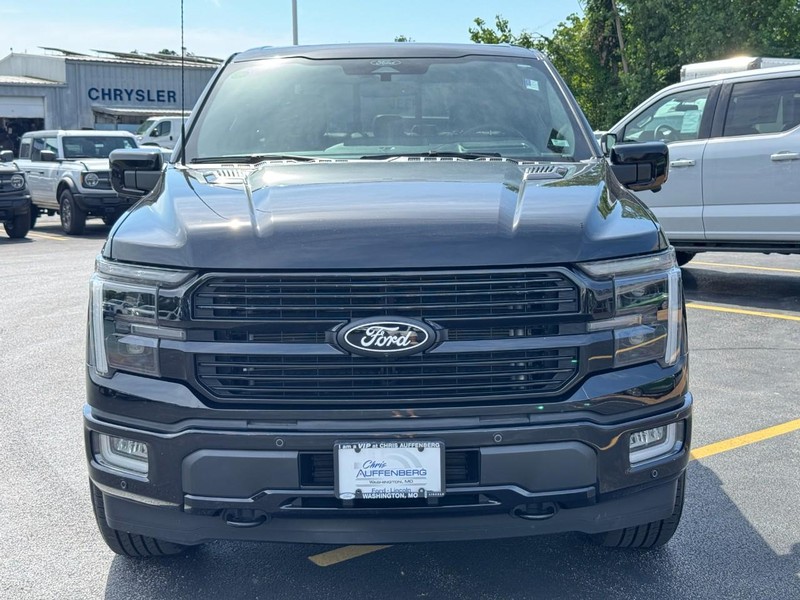 Ford F-150 Vehicle Full-screen Gallery Image 09