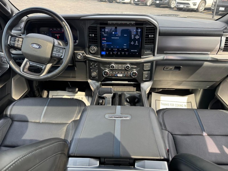 Ford F-150 Vehicle Full-screen Gallery Image 12