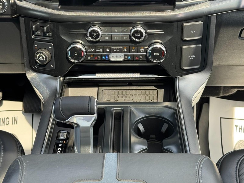 Ford F-150 Vehicle Full-screen Gallery Image 15