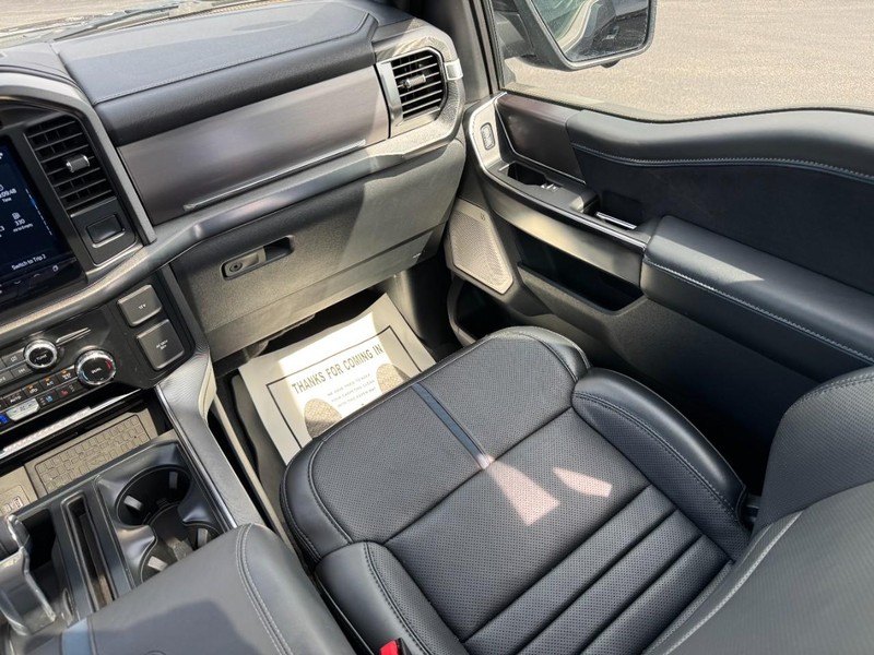 Ford F-150 Vehicle Full-screen Gallery Image 16
