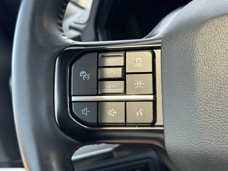 Ford F-150 Vehicle Full-screen Gallery Image 18