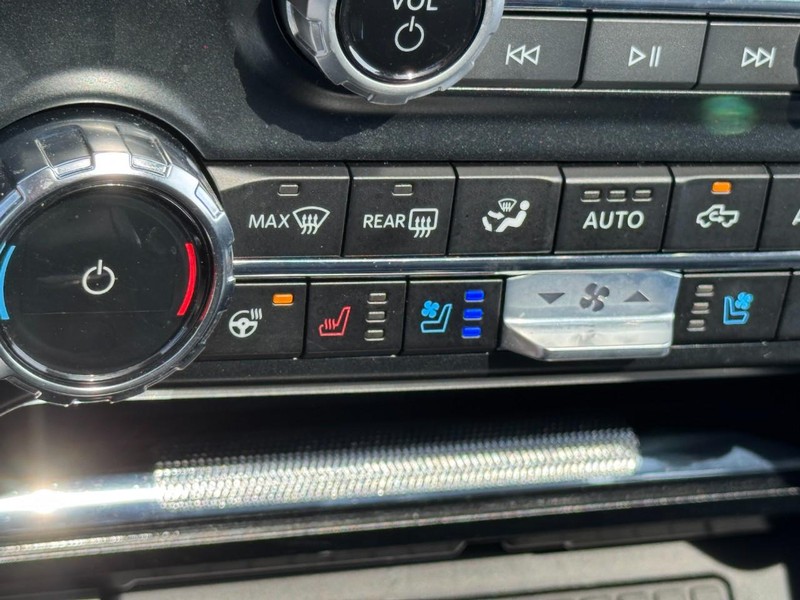 Ford F-150 Vehicle Full-screen Gallery Image 22