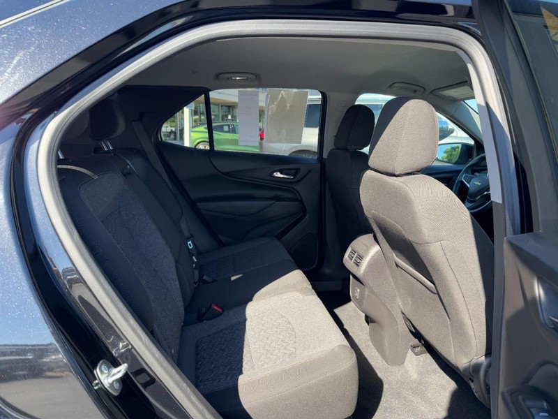 Chevrolet Equinox Vehicle Full-screen Gallery Image 10