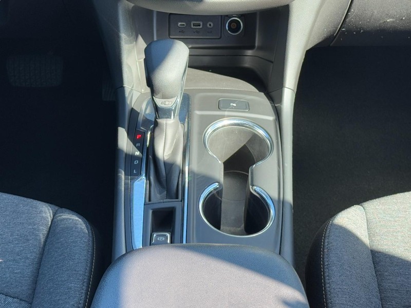 Chevrolet Equinox Vehicle Full-screen Gallery Image 14