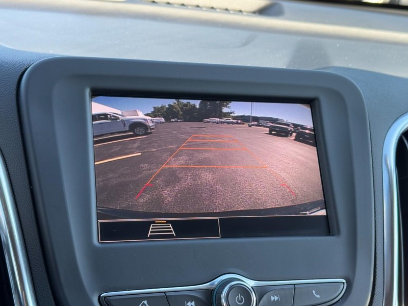 Chevrolet Equinox Vehicle Full-screen Gallery Image 21