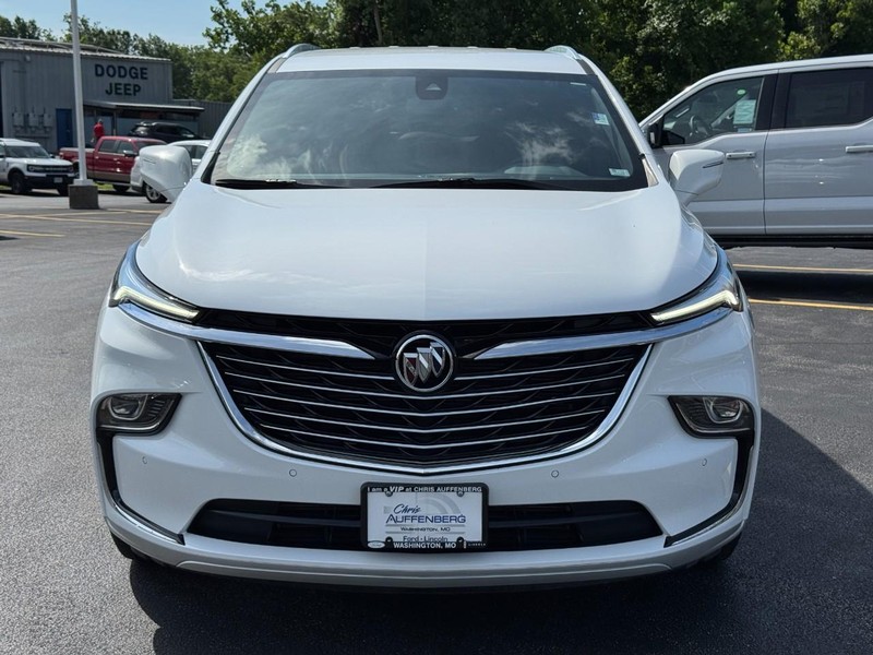 Buick Enclave Vehicle Full-screen Gallery Image 09