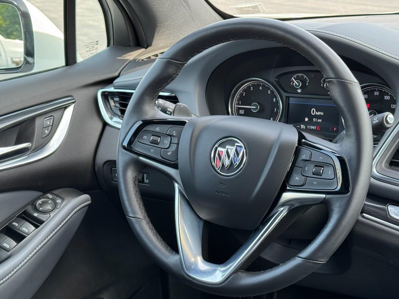 Buick Enclave Vehicle Full-screen Gallery Image 13