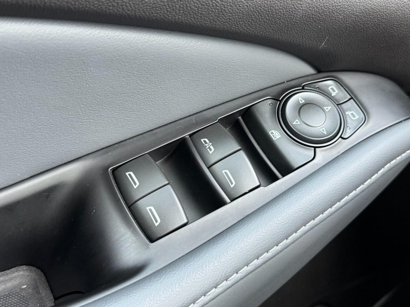 Buick Enclave Vehicle Full-screen Gallery Image 22