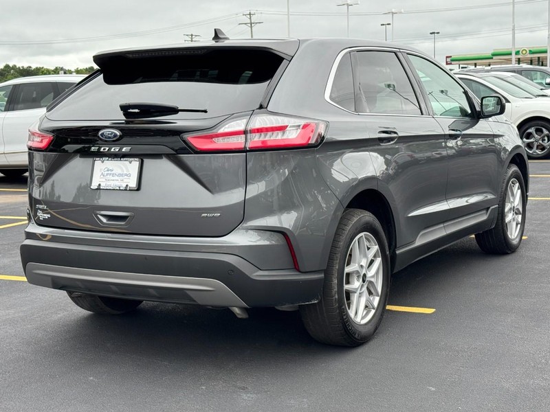Ford Edge Vehicle Full-screen Gallery Image 03