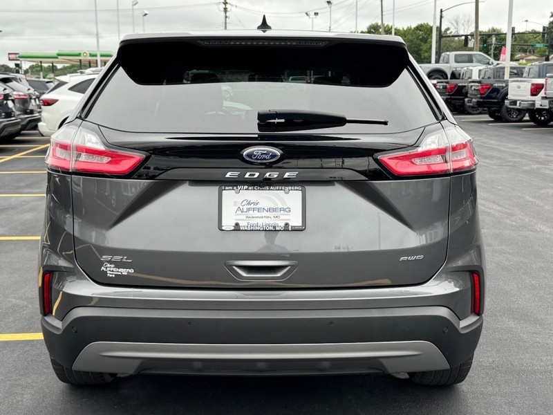 Ford Edge Vehicle Full-screen Gallery Image 04