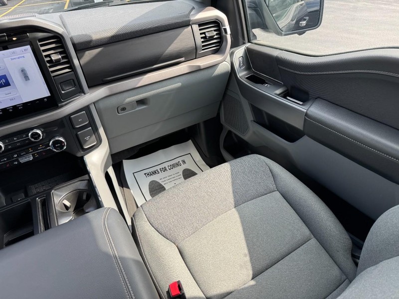 Ford F-150 Vehicle Full-screen Gallery Image 15