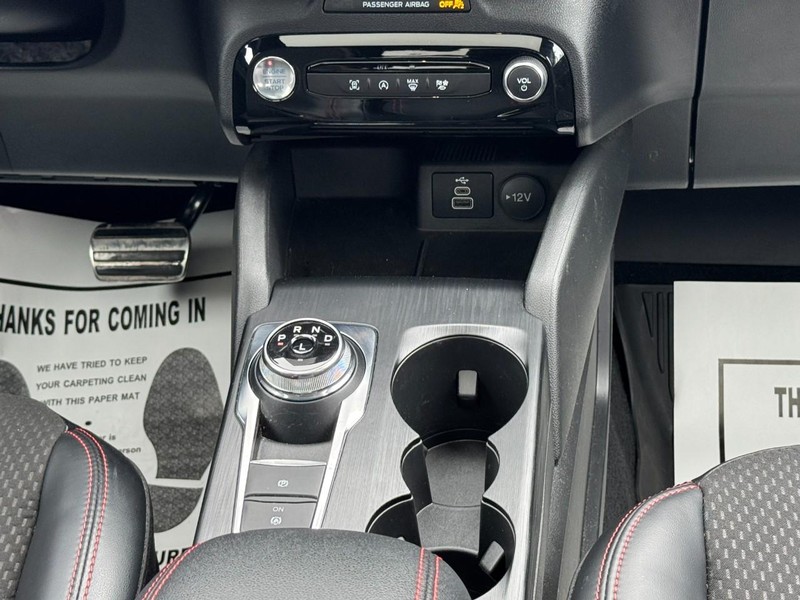 Ford Escape Vehicle Full-screen Gallery Image 14