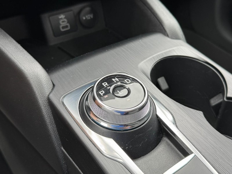 Ford Escape Vehicle Full-screen Gallery Image 19