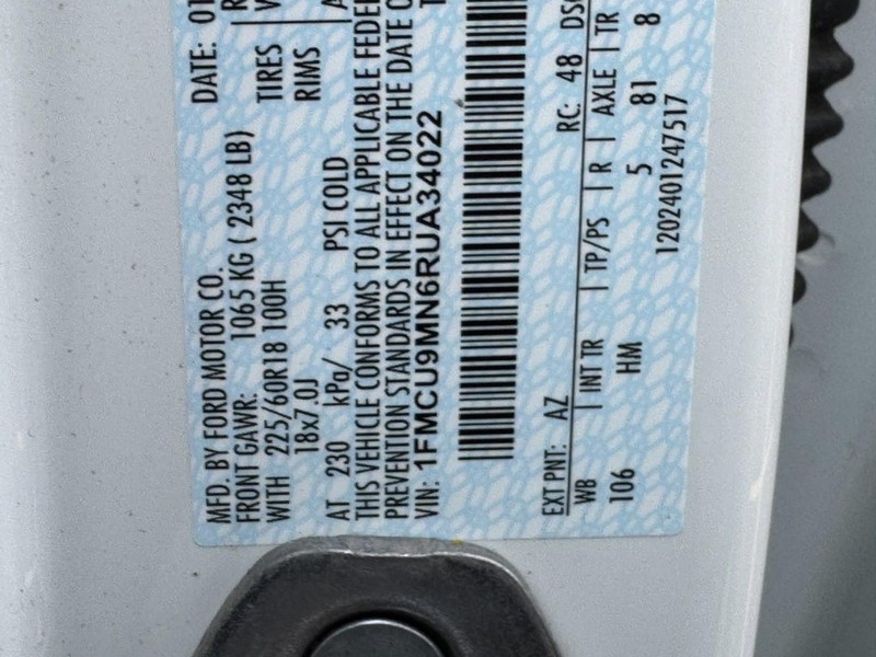 Ford Escape Vehicle Full-screen Gallery Image 25