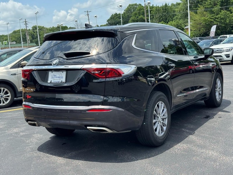 Buick Enclave Vehicle Full-screen Gallery Image 03