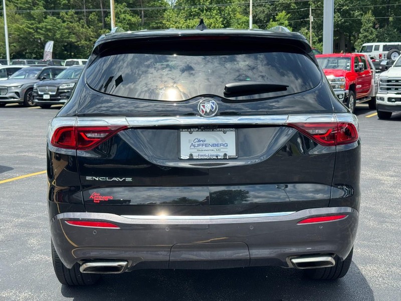 Buick Enclave Vehicle Full-screen Gallery Image 04
