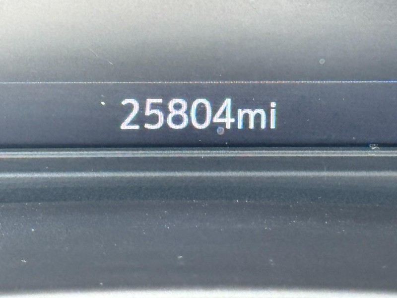Buick Enclave Vehicle Full-screen Gallery Image 19