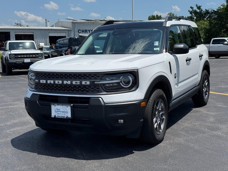 Ford Bronco Sport Vehicle Full-screen Gallery Image 08